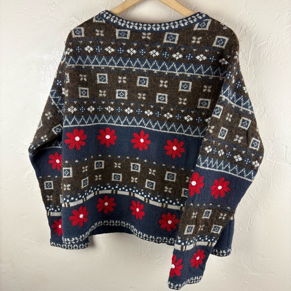 Vintage Putumayo Wool Brown Blue Patterned Cardigan with Red Flowers Fair Isle - Picture 5 of 9